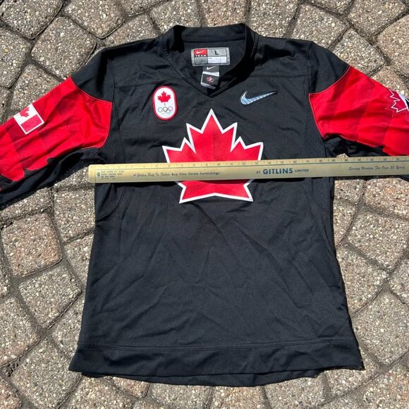 Nike 2018 Team Canada IIHF Olympic Hockey Jersey Women's L - Picture 6 of 9